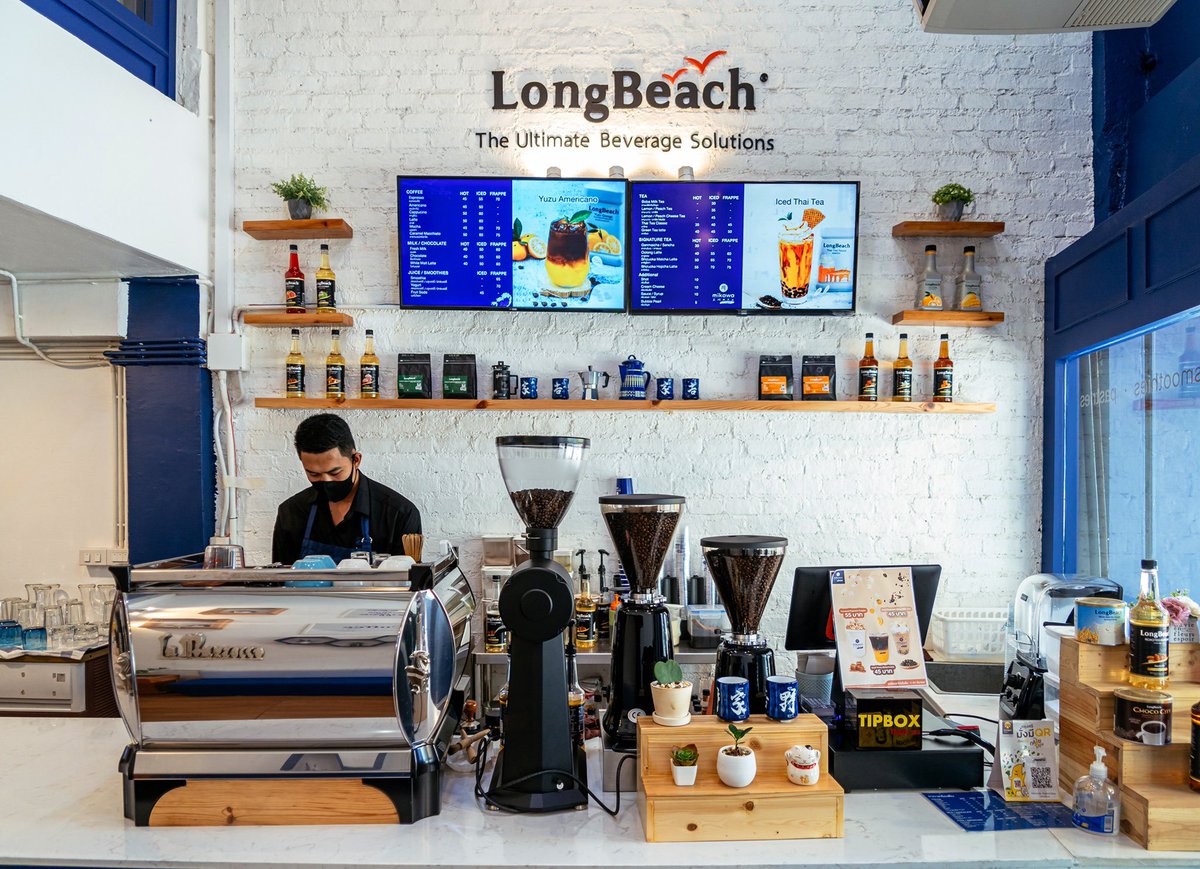 CafeStoryTH's tweet photo. รีวิว Mikawa  🏡🥞🧋🍯 #พญาไท

ร้านคาเฟ่สุดคิ้วท์ ธีมขาวน้ำเงิน Royal Blue มี Co-Working Space รวมถึงยังเป็น LongBeach Training Center ให้ได้ไป Workshop กัน ทั้งการสอนชงชา กาแฟ และเครื่องดื่มอื่น ๆ 

#LongBeachSyrup #ลองบีชไซรัป https://t.co/9VzBIK6KAY