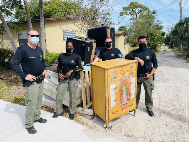 PBCountySheriff's tweet photo. We had an amazing week helping a family in Lake Worth Beach. 

With the collective effort of @LittleSmiles_FL, Sweet Dream Makers, a private donor, and our Community Policing Unit, we updated the furniture of this loving family. We hope we made a lasting impact. #PBSOserves https://t.co/KJMDj9vMMs