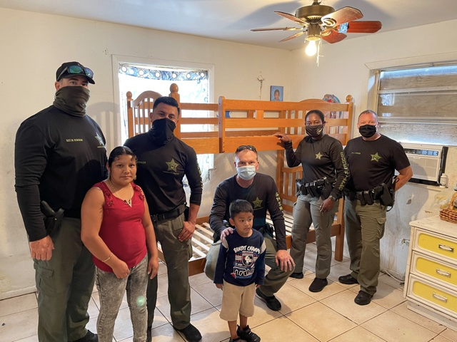 PBCountySheriff's tweet photo. We had an amazing week helping a family in Lake Worth Beach. 

With the collective effort of @LittleSmiles_FL, Sweet Dream Makers, a private donor, and our Community Policing Unit, we updated the furniture of this loving family. We hope we made a lasting impact. #PBSOserves https://t.co/KJMDj9vMMs