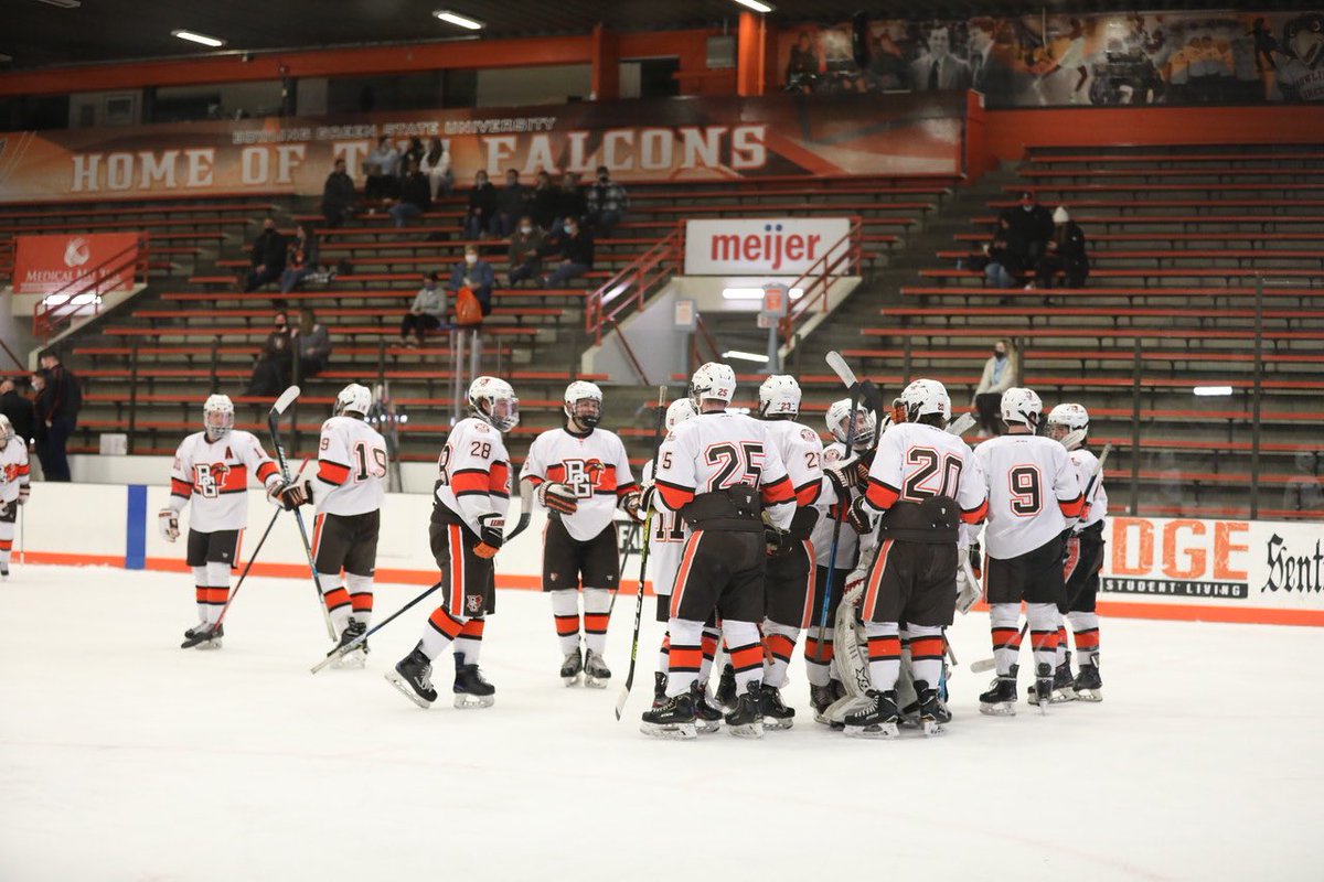 BGSUClubHockey's tweet photo. 🚨GAME DAY🚨

The guys head to Angola, IN to take on the Trine Thunder for the first game of the weekend!

⏰: 7:00 PM
🆚: Trine
🏟: Thunder Ice Arena
📺: https://t.co/OTUhWU9rFJ

#AyZiggy https://t.co/Lz5XSI3snA