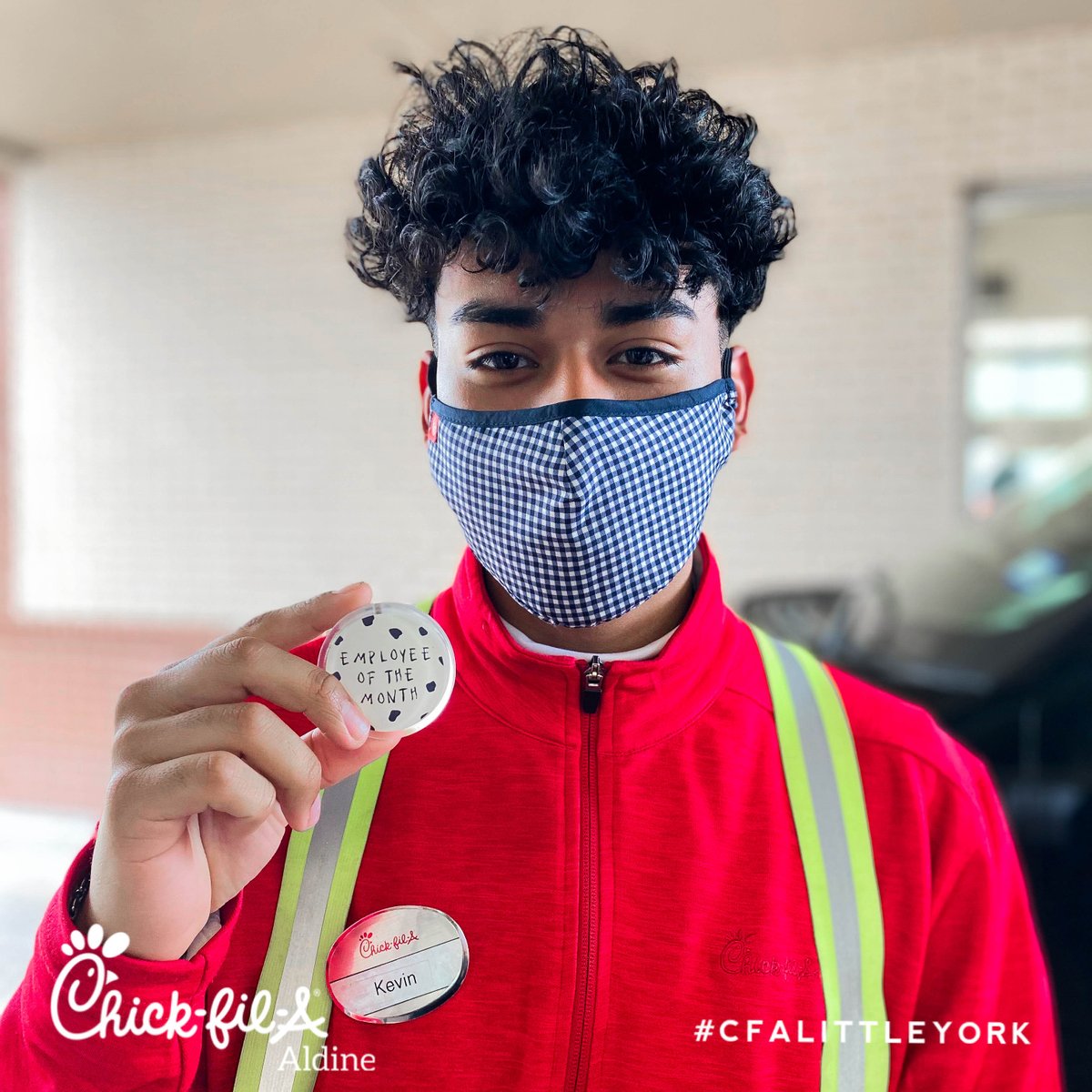 CFA59LittleYork's tweet photo. Here's our #EmployeeOfTheMonth! Kevin is always eager to learn and continuously helps any where that is needed. He excels in every position and gives a great attitude when he's working! #AwesomeJob #EOM #CFAAldine https://t.co/SbkDlFto9s
