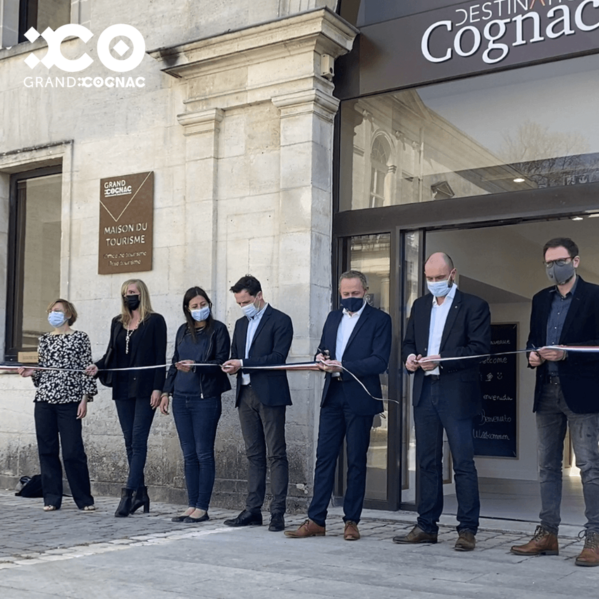 GrandCognac's tweet photo. L'office de tourisme de Cognac se réinvente et fait place à la Maison du #tourisme avec #DestinationCognac !
Installé dans la cour du Musée d'Art et d'Histoire de Cognac, ce nouveau lieu permet de créer un véritable pôle d'attractivité touristique dans l’hypercentre de #Cognac. https://t.co/rVEbmMIul4