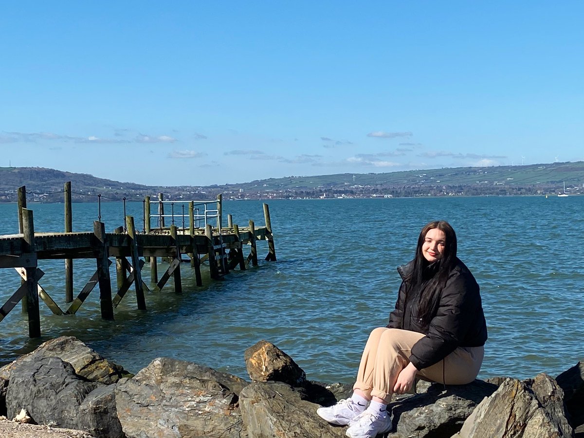 apallan's tweet photo. Sitting ๐ถon the dock of ๐ถthe bay #grandaughter #randomstranger https://t.co/hOeOfCM6IX