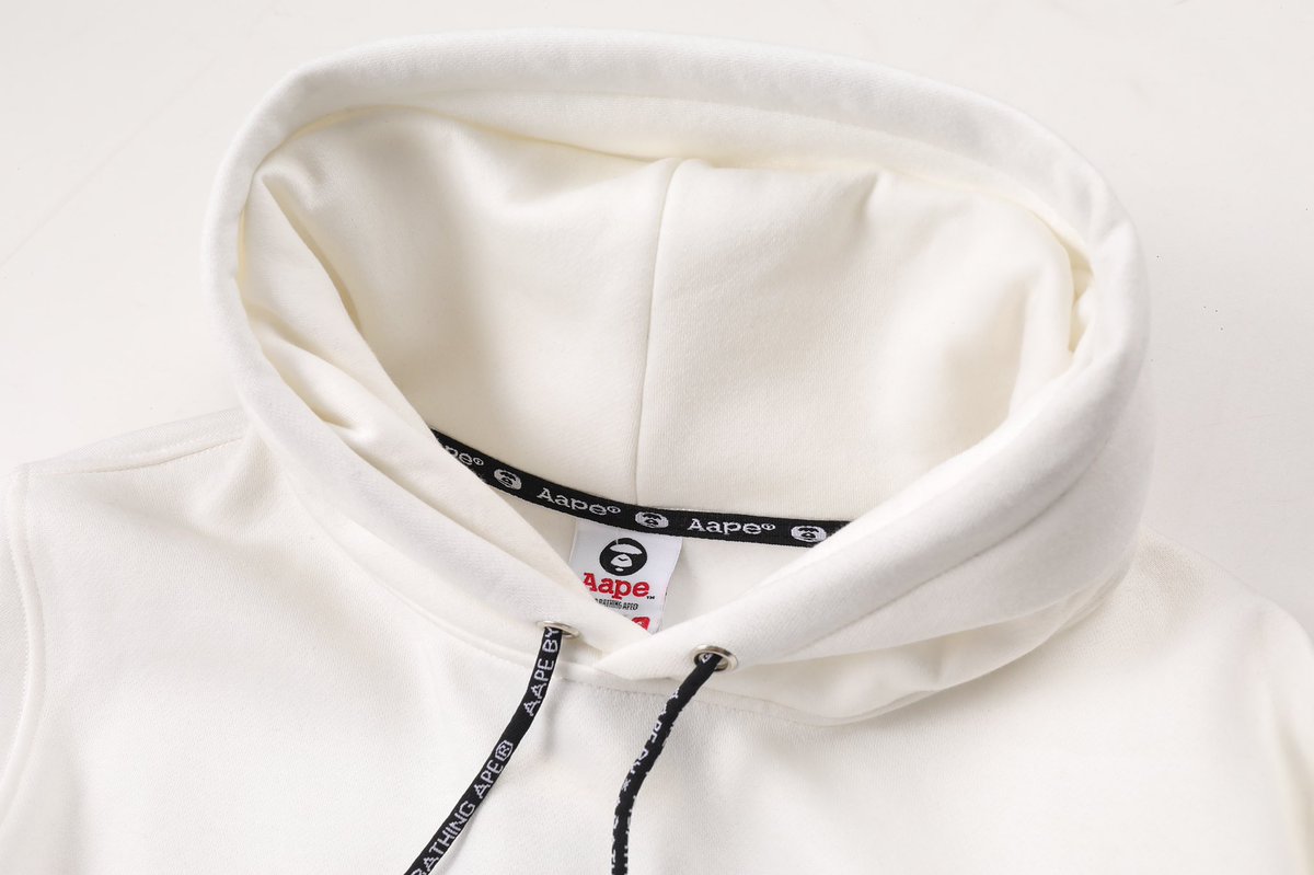 kitsdirectuk's tweet photo. AAPE BY *A BATHING APE® 
x LA Lakers Hoodie ⭐️ 🏀 

All Sizes Available S-XXL ✅ https://t.co/d9HNWEKiRI