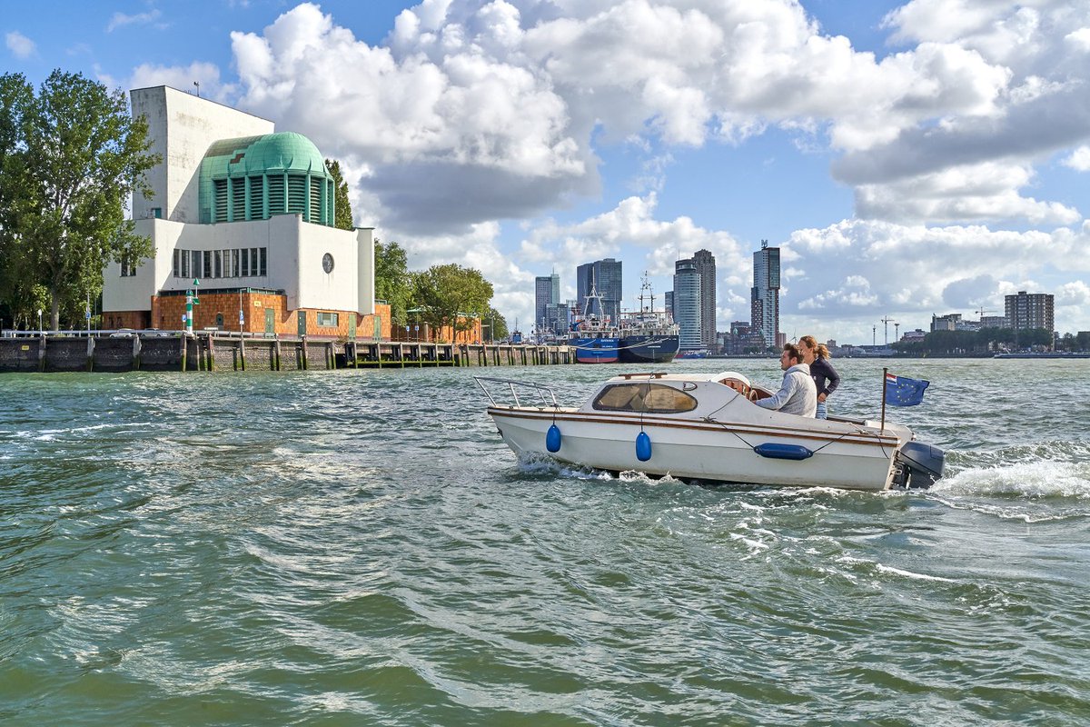 Het komende paasweekend zijn op de Nieuwe Maas in Rotterdam de waterstewards voor het eerst dit seizoen weer actief. Lees meer: bit.ly/3cHwn3c <a href="/varendoejesamen/">Varen doe je Samen!</a> @RBDordrecht #rotterdammakeithappen #veiligvaren #veiligehaven