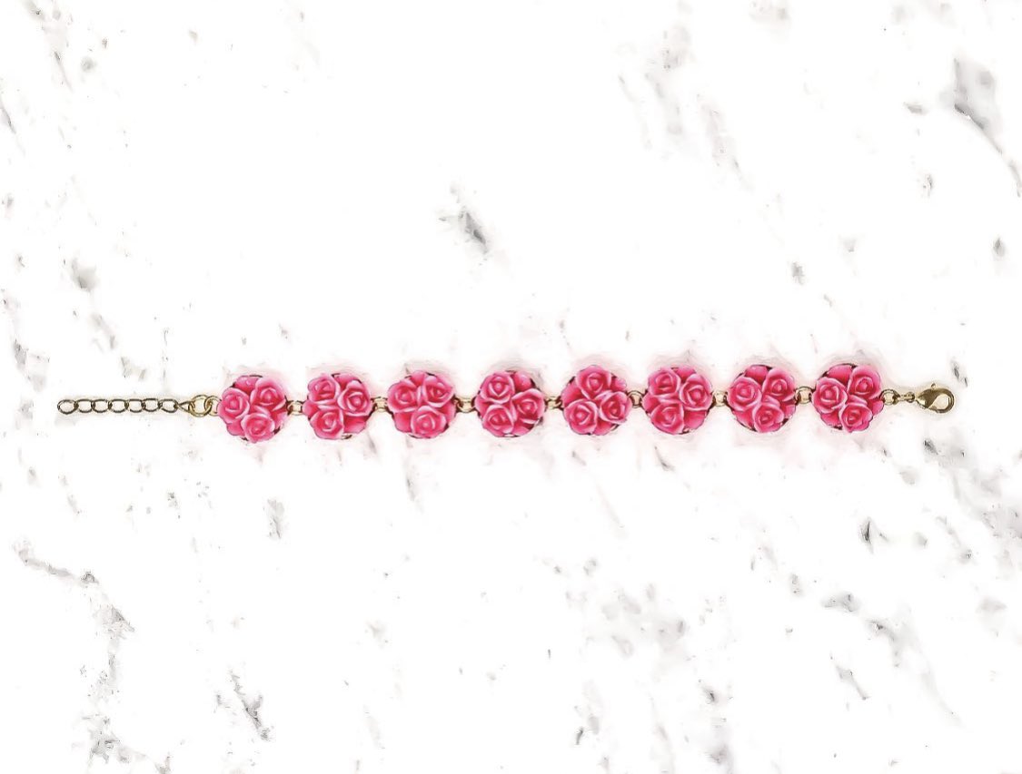 ShirlZByGrace's tweet photo. Hot pink, yes please! #bracelets #handmade #jewelry #buylocal #etsy #etsyseller #clevelandbusiness #handcrafted #gifts #jewelryaddict #cute #picoftheday #buylocal #cleveland #chagrinfalls #hudson https://t.co/6o5yxODEdx