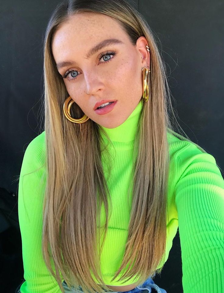 lmjthirl's tweet photo. "no one looks good in green"

meanwhile little mix: https://t.co/MWFEe1UC6q