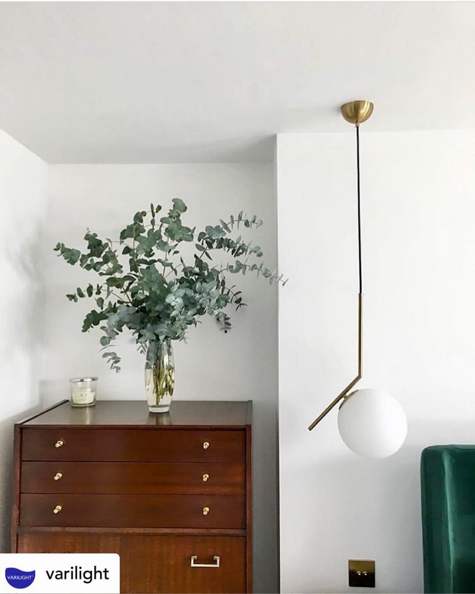 victoriadsgn's tweet image. To, že na detailech záleží víme, ale v minimalistických interiérech to platí dvojnásob! Naše @varilight euro série má čisté a elegantní linie, které dodají šmrnc. 

#varilight #design #interior #homedecor #architecture  #interiors #art #homedesign #interiordesig