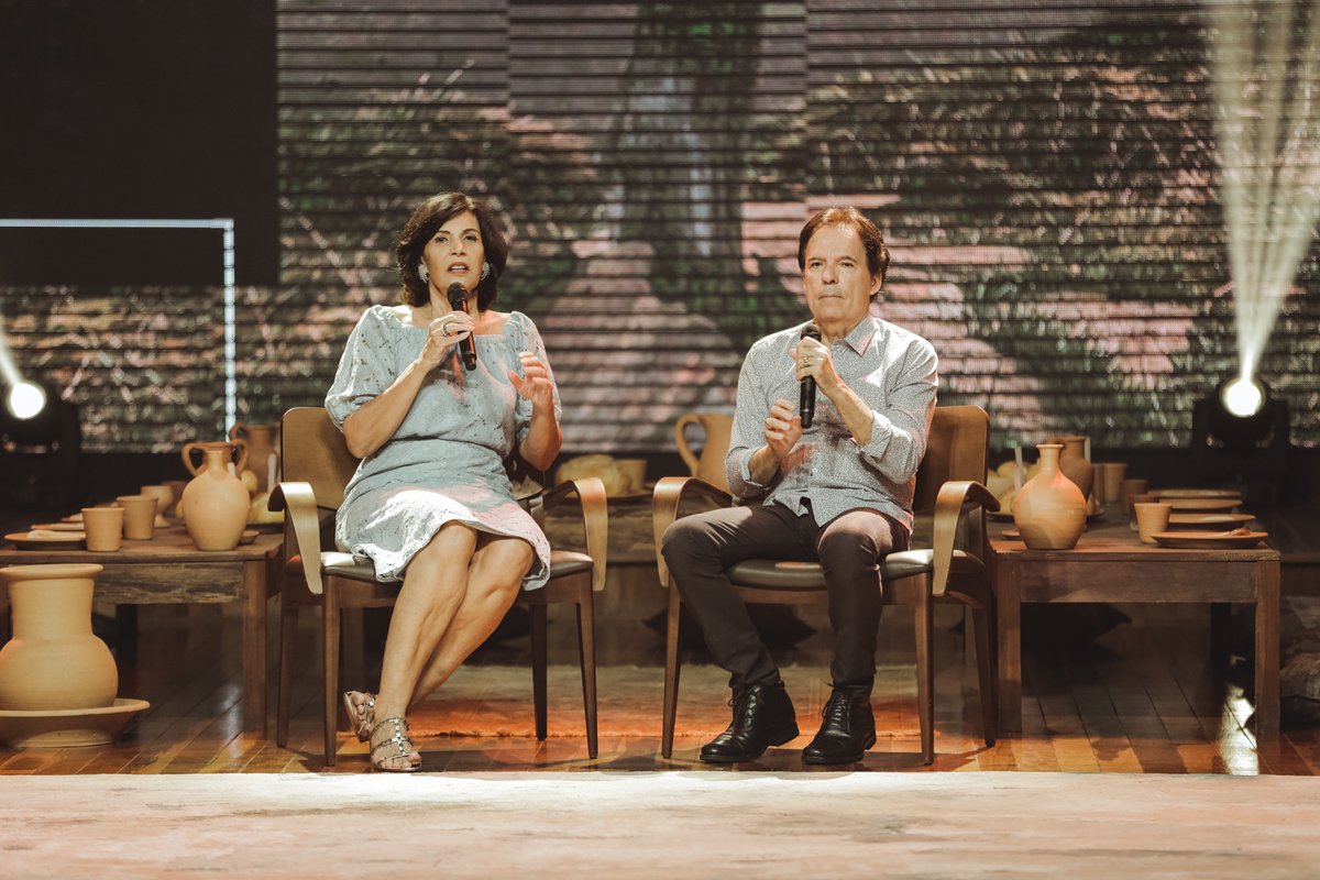 bispalucia's tweet photo. Hoje a experiência do "Tabernáculo" foi diferente, mas repleta do Espírito Santo. Tivemos grandes palavras com os nossos queridos bispos Erasmo, Hugo e Cirino. E fechamos mais um dia de crescimento com bênção e poder de Deus! 

#FestasProfeticas2021 https://t.co/t4l9kL1dOa