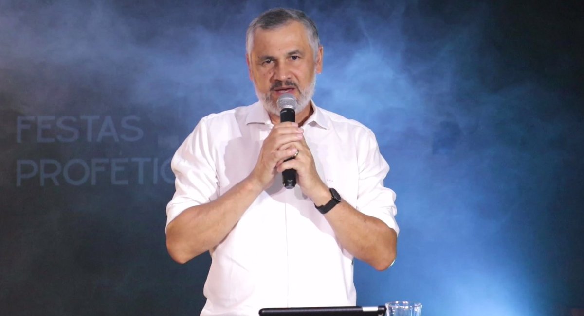 bispalucia's tweet photo. Hoje a experiência do "Tabernáculo" foi diferente, mas repleta do Espírito Santo. Tivemos grandes palavras com os nossos queridos bispos Erasmo, Hugo e Cirino. E fechamos mais um dia de crescimento com bênção e poder de Deus! 

#FestasProfeticas2021 https://t.co/t4l9kL1dOa