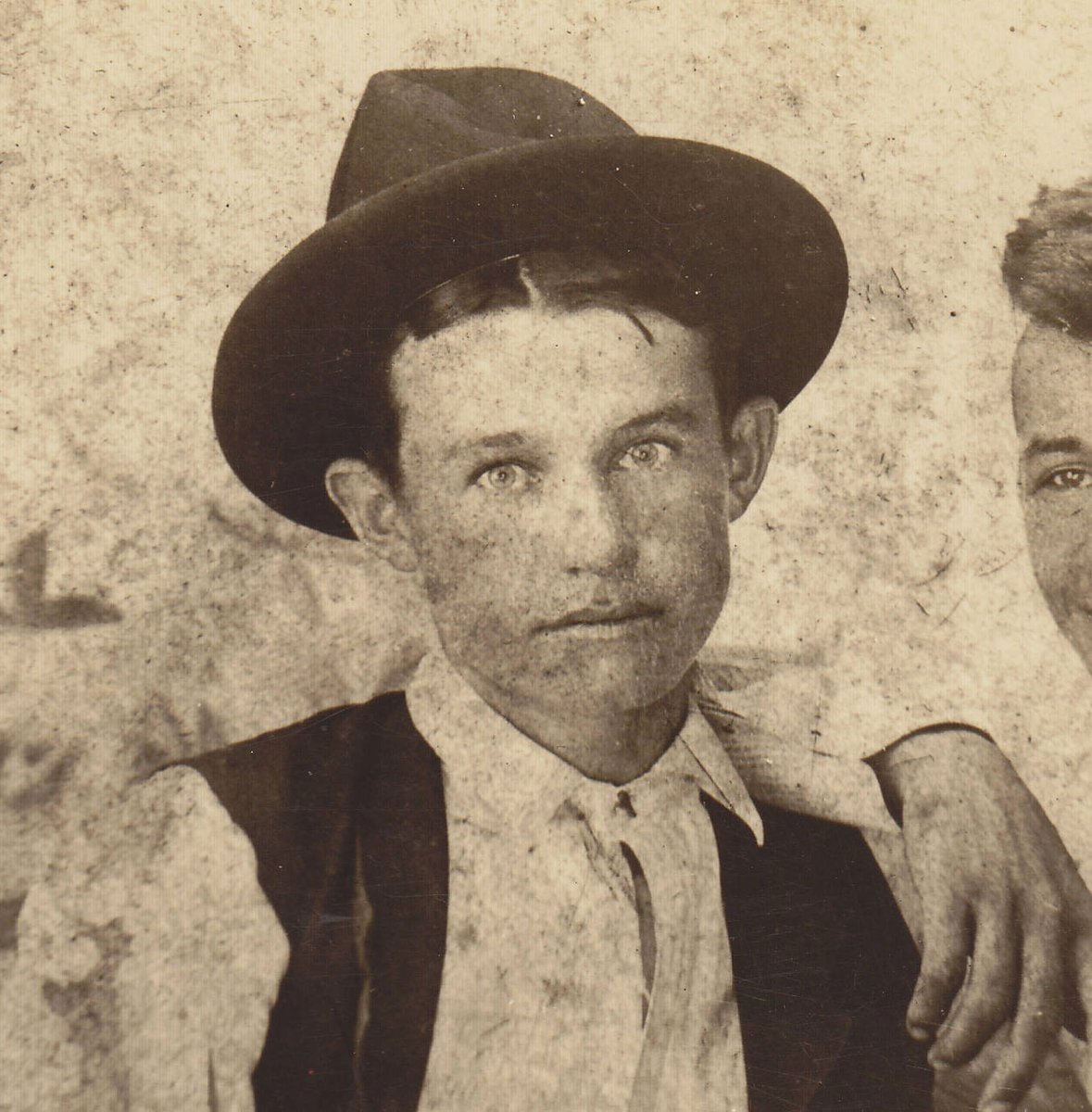 OKDeptLibraries's tweet photo. #ArchivesHashtagParty #ArchivesTipOfTheHat 

Who is this famous Oklahoman? 

Here are pics from in his younger days. He is sporting some interesting hats. 

Also it looks like before roping, maybe backward bike riding was in his wheelhouse.

Comment your answer! https://t.co/EtGh02f4aj