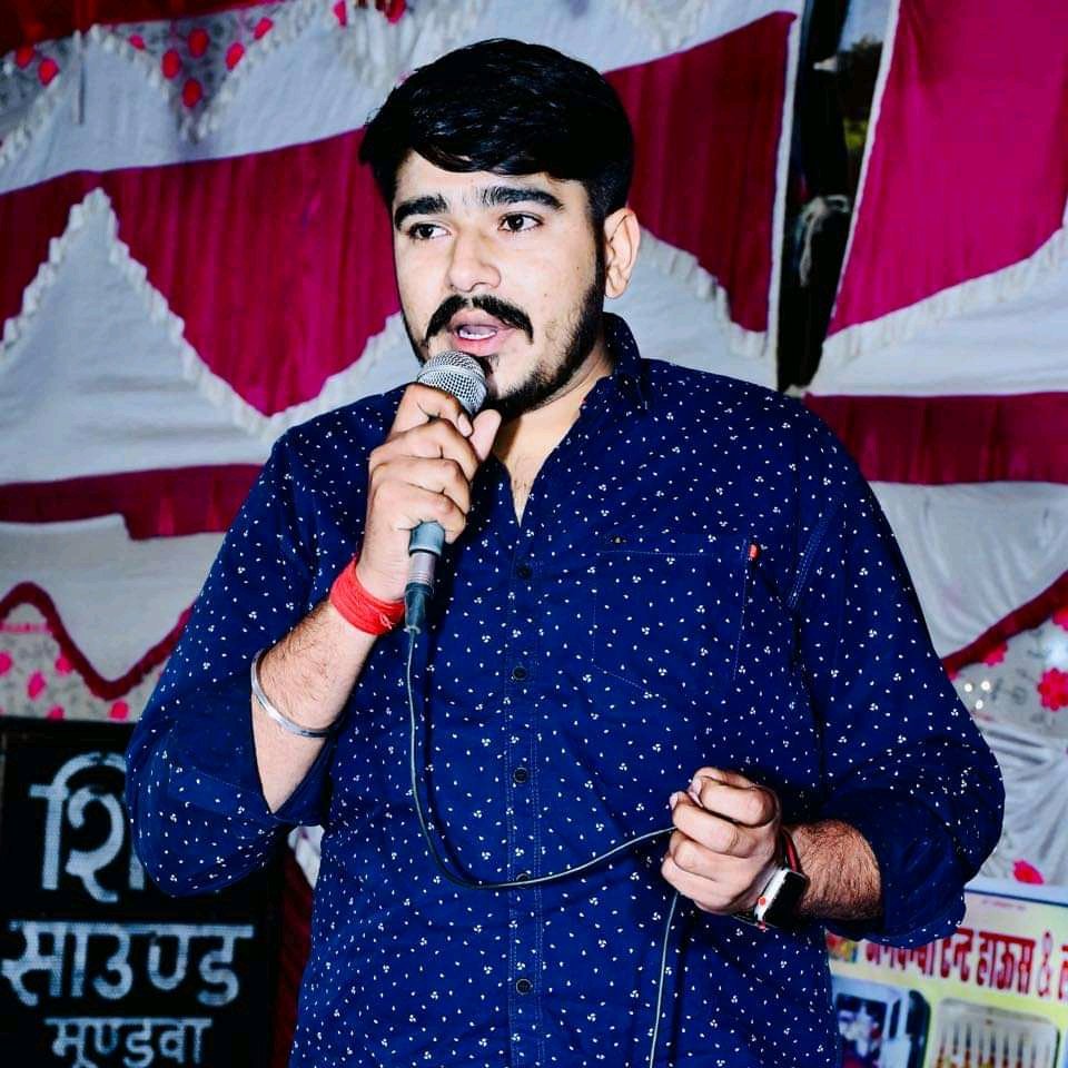 BhakarJnvu's tweet photo. रुक जाना नहीं तूँ कभी हार के...
काँटों पे चल के मिलेंगे साये बहार के...
         अरुण भाकर 
अध्यक्ष पद हेतू JNVU जोधपुर 
#Jnvu #jodhpur @withabhinsui @NSUIRajasthan @nsui #nsui https://t.co/3Lk69xTOME