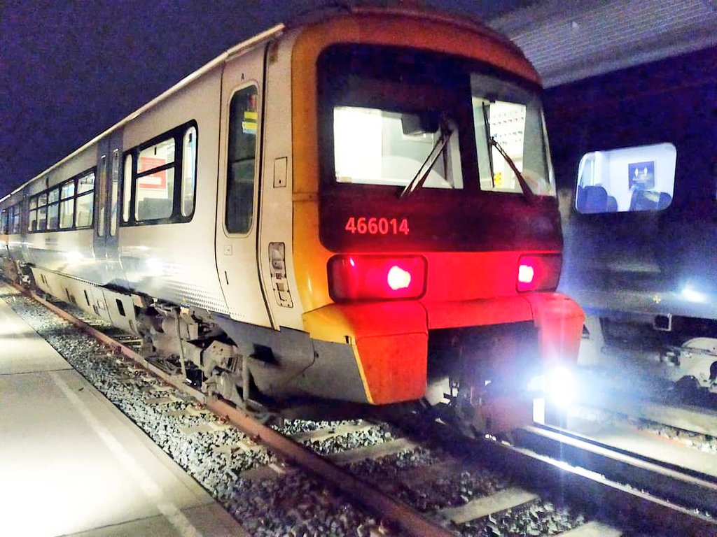 martinw02998119's tweet image. 466031 &amp;amp; 466014 on 8 road of Ashford Down yard, here for driver / shunter refresher training, 20/3/21 (taken from a place of safety) #class466  #SpottingFromWork