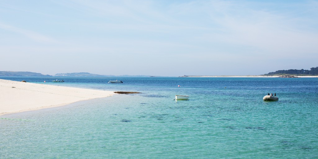 IOSTravel's tweet photo. A little slice of paradise is closer than you think ☀️
Within the UK…and just 28 miles off the coast of Cornwall.
Fly from Land’s End, Newquay or Exeter.
Find out more:
https://t.co/sSrhTiFicv
#Skybus #LandsEndAirport #CornwallAirportNewquay #ExeterAirport #FlyToScilly https://t.co/cdXsJVasRz