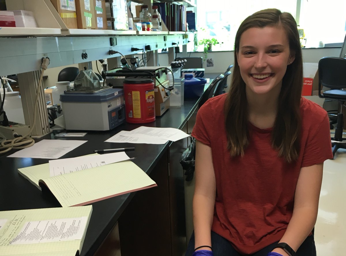 microecolab's tweet photo. Former Kelly Lab undergrad Kelli Rogers has been accepted into medical school at Midwestern University. Congratulations Kelli!!!!!!! https://t.co/UAUkiq3xAJ