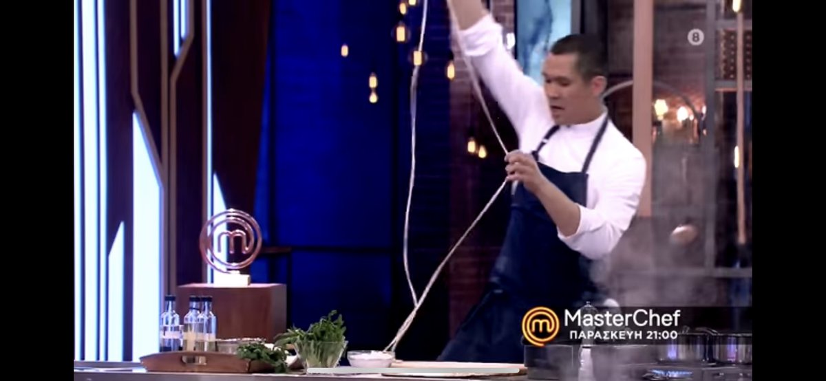 th4lis's tweet photo. Σήμερα στο #masterchefGR ο Σωτήρης δείχνει μαγειρικά skill κάνοντας hand pulled noodles σε πραγματικό χρόνο.
#followthechef https://t.co/Wzbgg7Eff4