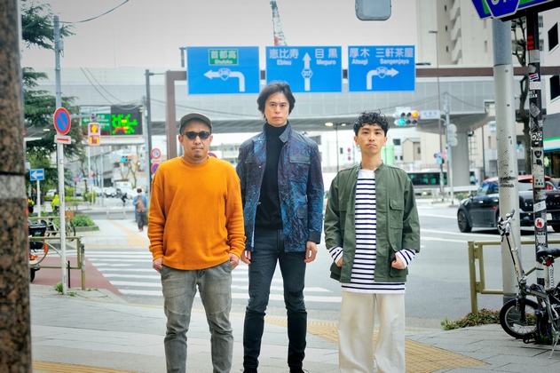 encore_inf's tweet photo. UNCHAIN『Animal Effect』インタビュー――世の中の音楽へのカウンター
https://t.co/p3wFrhGrzK
「二の線のラップが出来上がったんで谷くんを知ってる全人類は聴いて欲しいです」 by 谷川正憲
#UNCHAIN
#AnimalEffect
#ElephantShip
#ピザトル https://t.co/4fQxTI4FfT