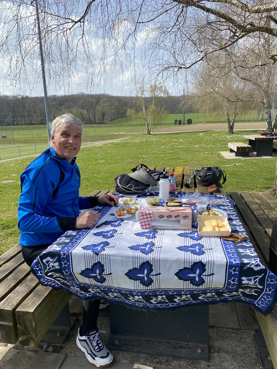 almolokomme's tweet photo. So glad to use our Swiss ‘Raclette’ gift pack during a cycling tour in today’s sunny weather around the Nyon area! Greatly enjoyed the treat. Hope to taste the next one together around the same table. 🙏🏽@Beatrice Schaer.
@CagiGeneva . #RemotelyTogether https://t.co/Eb4fSt7YVv