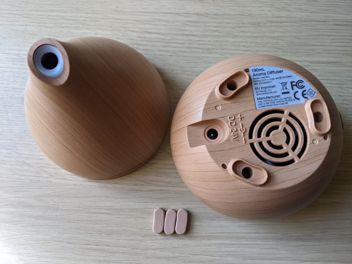 annajayne's tweet photo. This afternoon's caffeine-fueled amusement is "fixing a broken #VictSing diffuser".
It's just as well there were screws under the pads, as otherwise I might never have been able to discover that the 24V power jumper ("CN1") had worked loose - and then #fixit.
#RightToRepair https://t.co/SYy9bhWs9N
