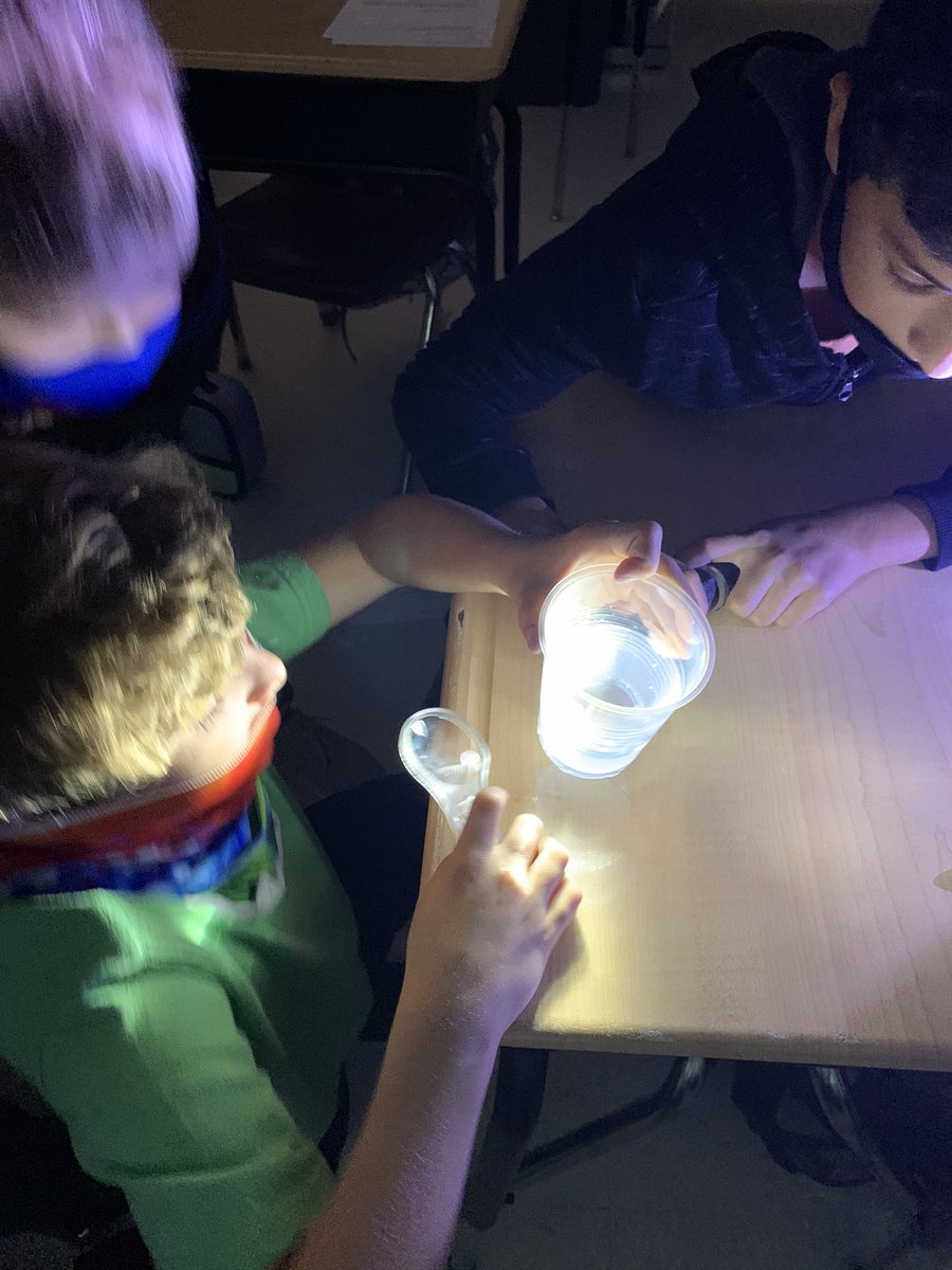 MrsMathTech's tweet photo. Science day success @RPES_Cougars ! Exploring how light interacts with diff. materials 🧐 #iteach4thgrade #hypothesize #explore #communicate @HopeFBarr @RyanEarlJames https://t.co/lmnfIVGrap