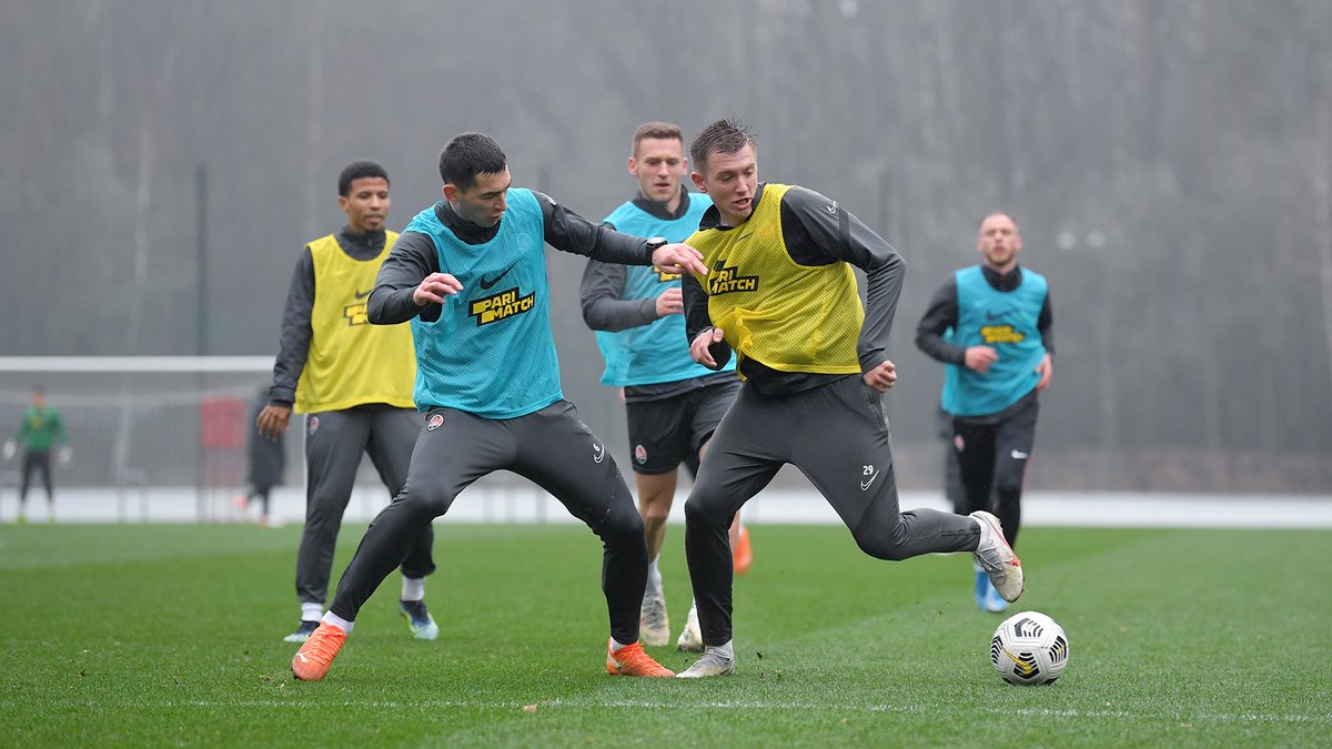FCShakhtar_eng's tweet photo. Roman #Yakuba, Andrii #Buleza and Denys #Svityukha trained with the #Shakhtar senior team on Friday.

https://t.co/6BVCo4oOWV https://t.co/WRNuptMghK