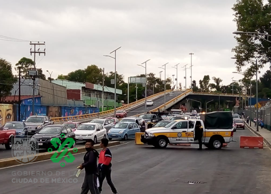 OVIALCDMX's tweet photo. 09:55 #PrecauciónVial | Reducción de carriles sobre Eje 6 Sur desde Circuito Interior hasta Hualquila. #AlternativaVial | Eje 4 Sur y Calz. Zaragoza. https://t.co/t5FXk0bhFF