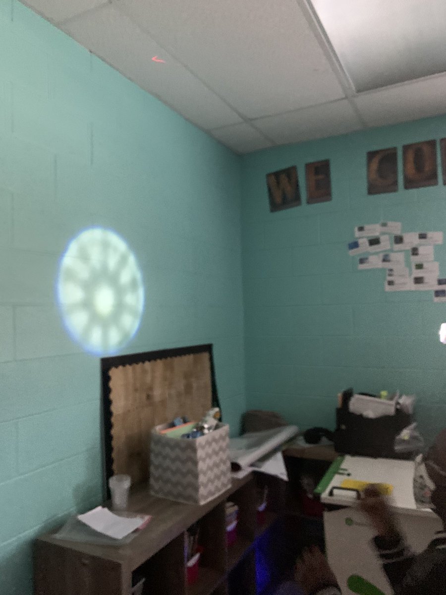 MrsMathTech's tweet photo. Science day success @RPES_Cougars ! Exploring how light interacts with diff. materials 🧐 #iteach4thgrade #hypothesize #explore #communicate @HopeFBarr @RyanEarlJames https://t.co/8I2pNtO0xw