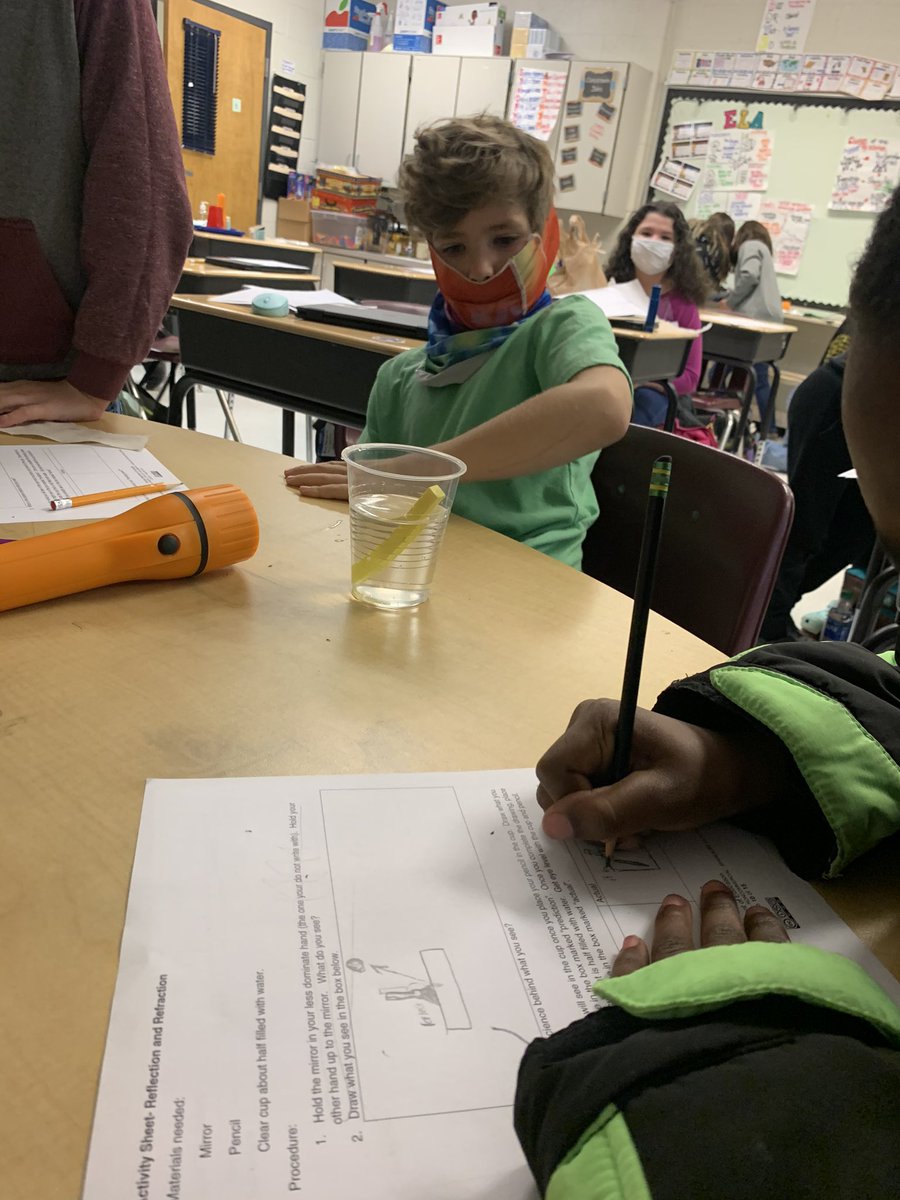 MrsMathTech's tweet photo. Science day success @RPES_Cougars ! Exploring how light interacts with diff. materials 🧐 #iteach4thgrade #hypothesize #explore #communicate @HopeFBarr @RyanEarlJames https://t.co/hPR9qib24z