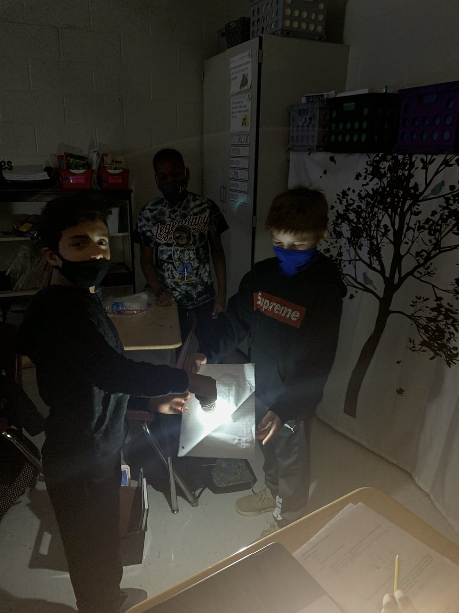 MrsMathTech's tweet photo. Science day success @RPES_Cougars ! Exploring how light interacts with diff. materials 🧐 #iteach4thgrade #hypothesize #explore #communicate @HopeFBarr @RyanEarlJames https://t.co/uoVLrbA4Nv