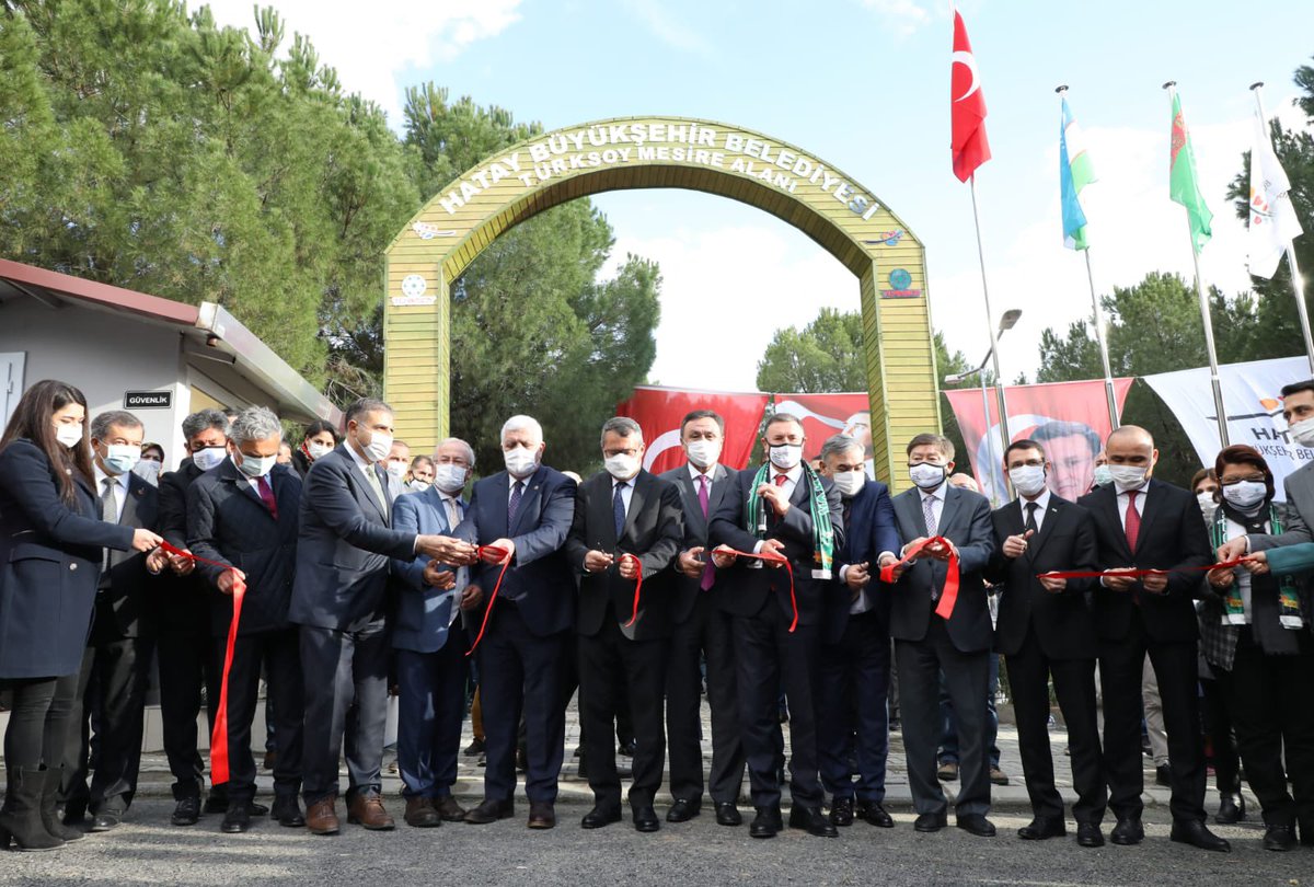 DocDrLutfuSavas's tweet photo. Erzin ilçemize bağlı Gökdere Mahallesi'nde 11.515 metrekare alan içerisinde sosyal donatıların olduğu yeni bir yaşam alanı oluşturduk. https://t.co/X499V7Erwr