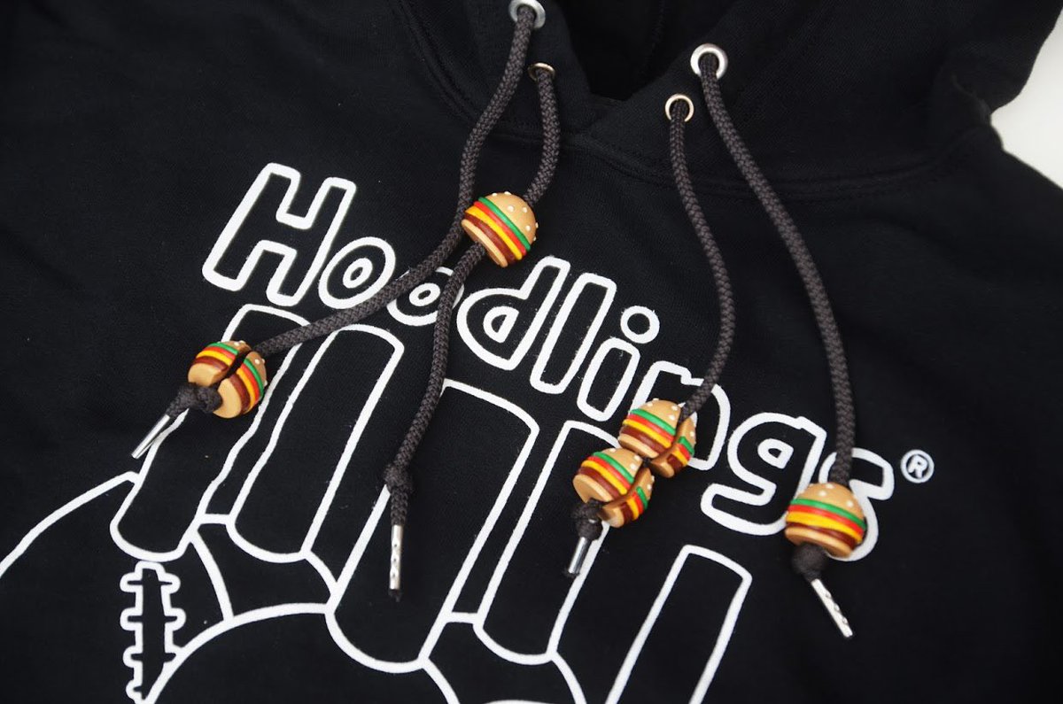 Hoodlings1's tweet photo. Hi, we’re Hoodlings, the toy that hangs with you wherever you go! We come in blind bags with five variations, perfect for those who love surprises, and we come with our own free phone app game! Collect, play, and wear Hoodlings! More info at https://t.co/ipKNKBVXxu 🍔 https://t.co/7viyBqAjJY