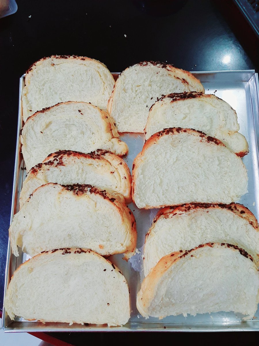 emmypuspasari's tweet image. Milk Loaf Bread..
#swirlbread #woolbread #bread #homemade #baking
