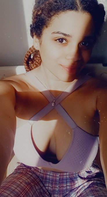 Spicy Brownie's pics and videos - Ex0 YA5XAAQczu4 jpg:small