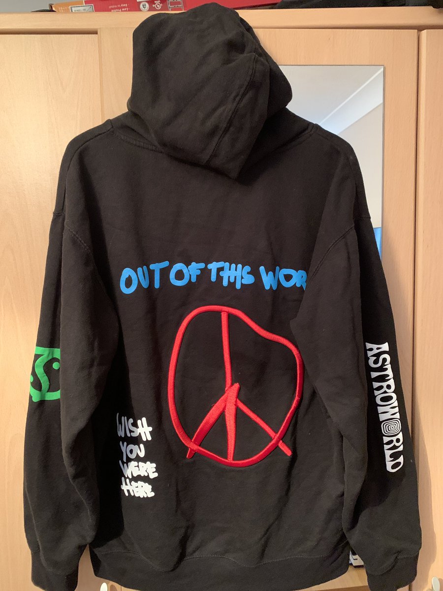 AdamThompson8's tweet photo. @trvisXX Selling my astroworld hoodie due to it being to small😪 DM for more info https://t.co/0Sl5rzwzIR