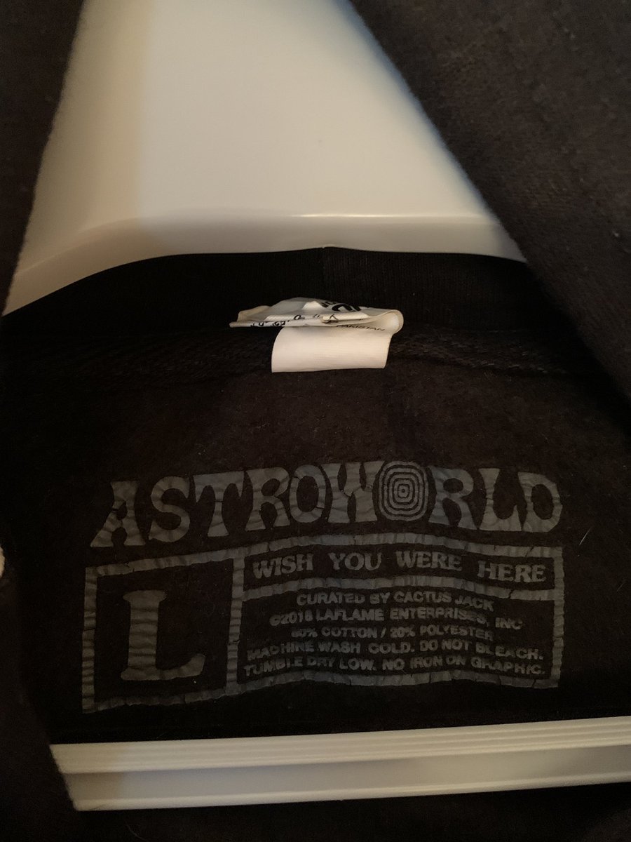 AdamThompson8's tweet photo. @trvisXX Selling my astroworld hoodie due to it being to small😪 DM for more info https://t.co/0Sl5rzwzIR
