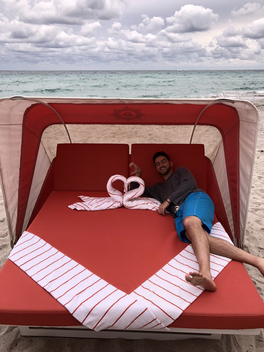 bangmyshazz's tweet photo. @Ed_Sheranaway circa 2018, same lounge chair. 

P.S. someone complete that heart for my boy https://t.co/yx7dBX2Veu