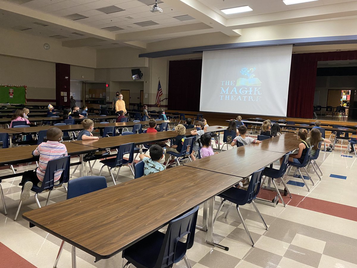 KinderKrueger's tweet photo. Watching Dragons Love Tacos on the big screen for our virtual field trip to @TheMagikTheatre was a great experience for our little Cavaliers! 🐾@nisdkrueger @kindergracia @3SHernx https://t.co/vwScAOxkmN