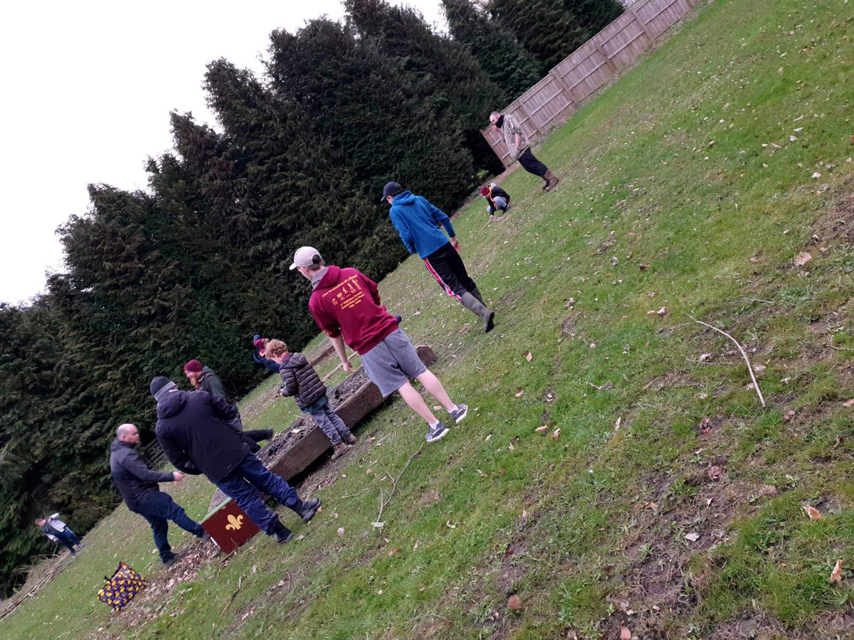 Eppleton1st's tweet photo. Our cubs rekindled there spark for scouting on our first night back with some back to basics fire lighting #Cubs #firelighting #skillsforlife https://t.co/ZVU69ia7UB