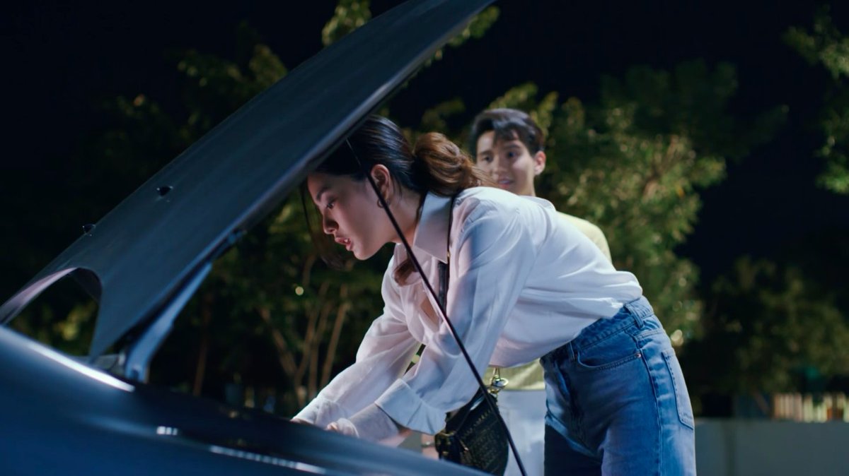 nudarops's tweet photo. i still can't move on from this, this is such a perfect combination. tiffy fixing the car and tum sewing, like omg gender stereotype who? toxic masculinity who? this series just keep getting better and better #NubsibEP6 #นับสิบจะจูบ https://t.co/5vcg2vSnG6