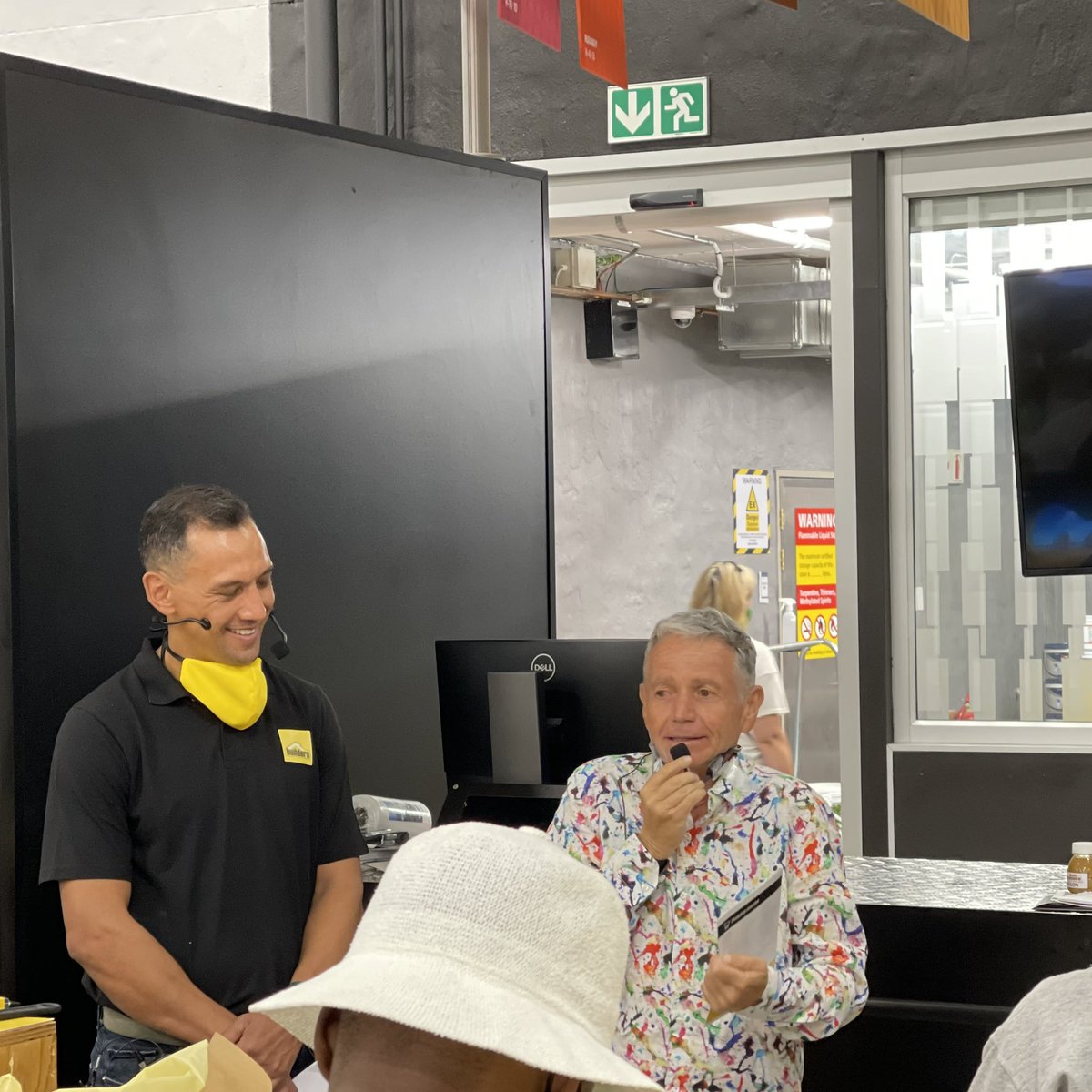 jeanine_keet's tweet photo. With @BuildersSA & Mr Cliff sharing some wisdom on paint, if there is ever a time to paint, it is now.
Get to Builders
Get it Done ...
#buildersmidrand #buildersdiy https://t.co/9znpwQoR4l