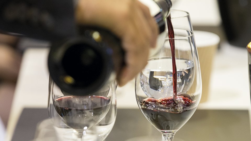 PureStorageZA's tweet photo. From sensors on vineyards to mobile apps for sales teams, learn how this 150-year-old winery is using Pure Storage FlashArray to keep on the forefront of the Agriculture 4.0 revolution. 

https://t.co/Qf1nbjYZXQ https://t.co/UcCn00BWCN