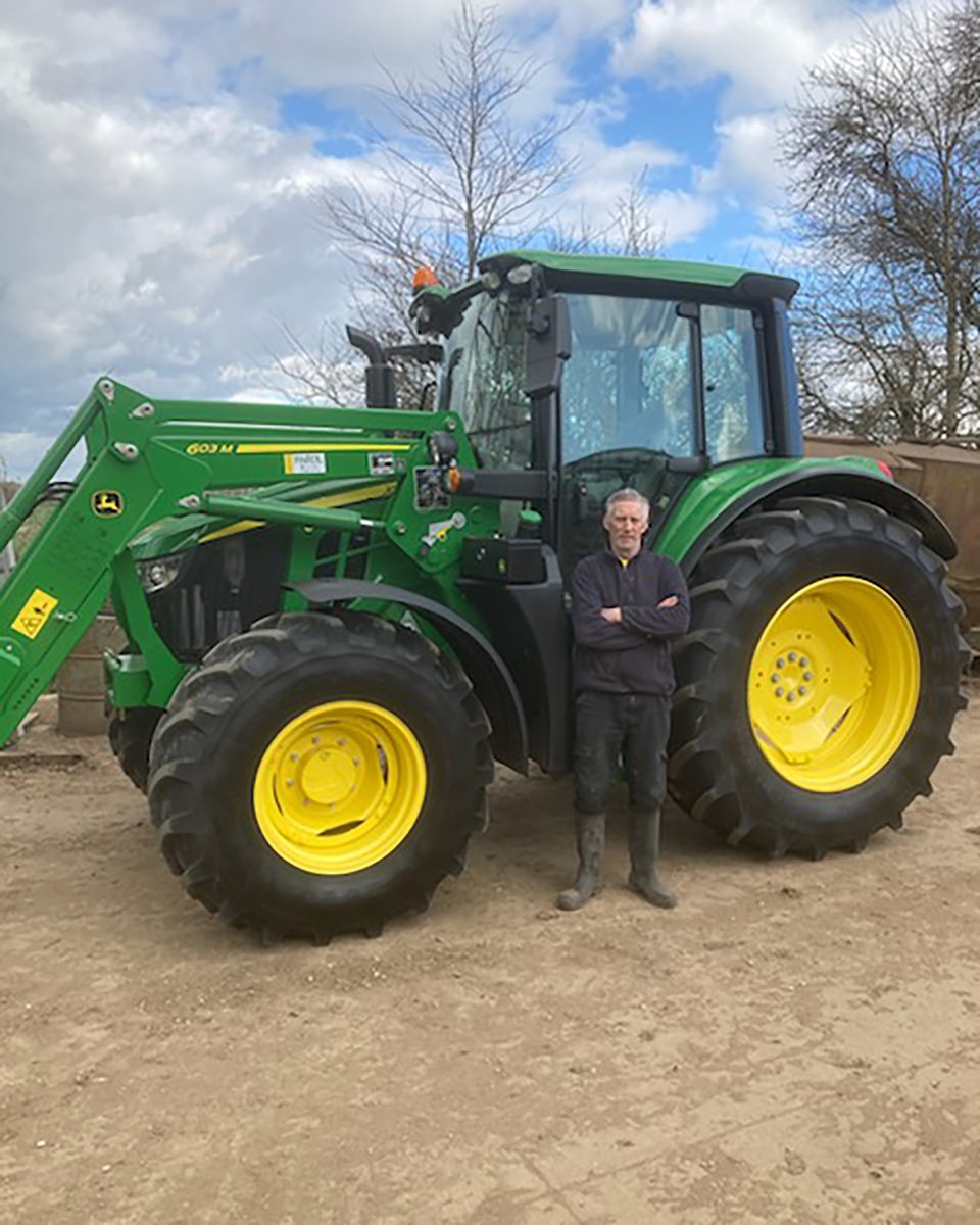FarolLtd's tweet photo. Derek at Red Lion Farms, Watlington getting in on the #21plate action with the collection of this new John Deere 6100M and 603M loader, this will now work alongside the 6195R they already collected from us! #FarolSupplied https://t.co/iaHx8QQzLZ