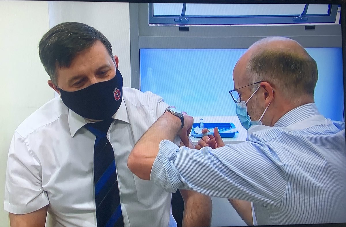 Health Minister <a href="/RobinSwannMoH/">RobinSwannMoH</a> welcomed the new 45-49 age cohort  while receiving his vaccine at Ballee Pharmacy this afternoon. The Minister encouraged anyone eligible to book their appointment, with slots available at local community pharmacies. <a href="/compharmacyni/">CPNI</a>