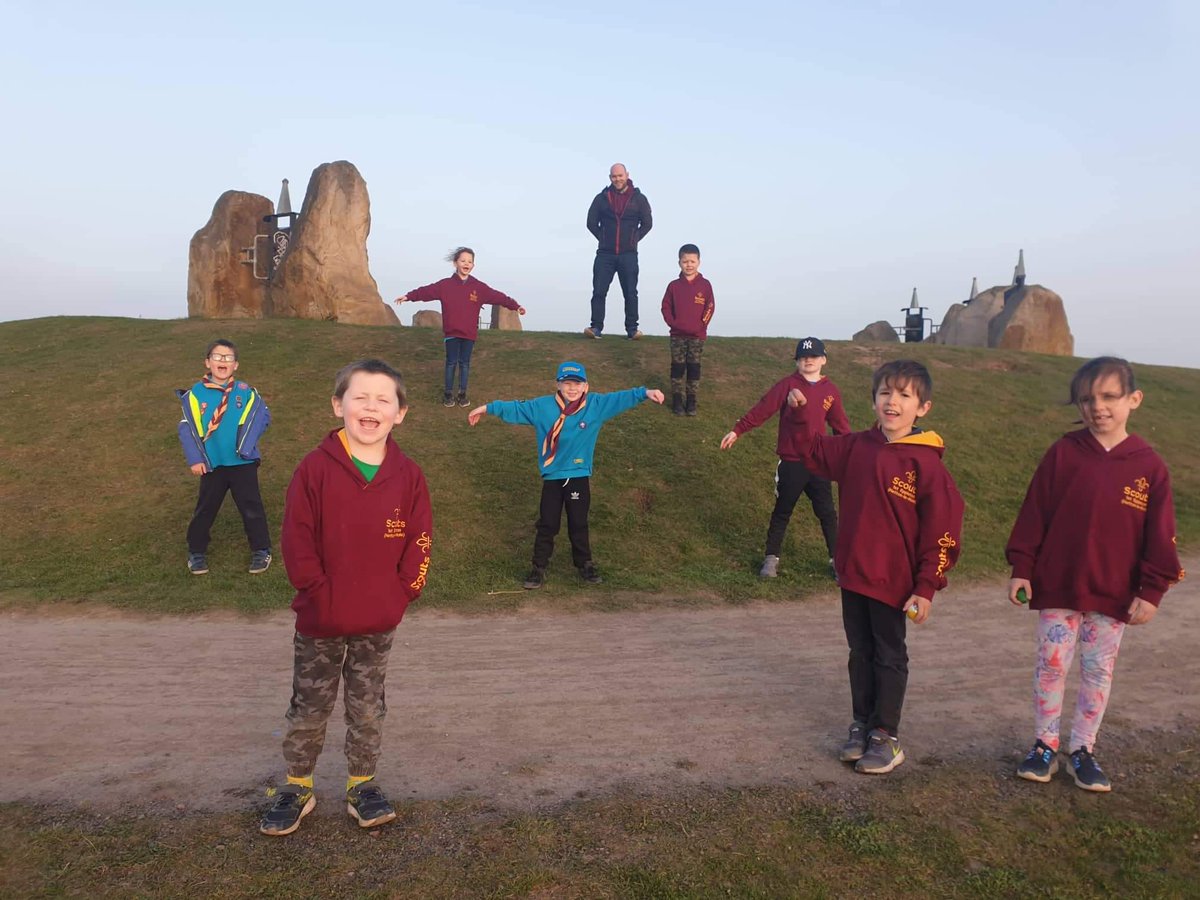 Eppleton1st's tweet photo. Our Beavers raced to the top of Herrington Park Hill for there Easter Egg roll and Egg hut #beavers  #Easter2021 https://t.co/dWzWnEL2FV