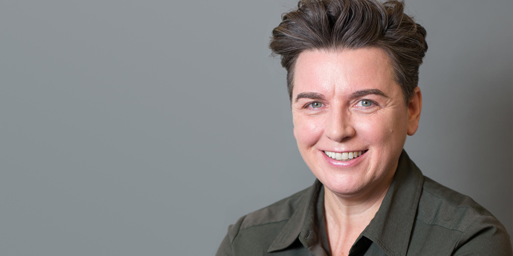 “This project has the potential to save lives,” says <a href="/TonyaCallaghan/">Tonya Callaghan (she/they)</a>. Dr. Callaghan is working with <a href="/YYCNewcomers/">Centre for Newcomers</a> to support frontline staff in creating safer &amp; more sensitive services for #LGBTQ2S+ refugees. Support this work: 
ucalgary.ca/news/werklund-… #TransDayOfVisibility