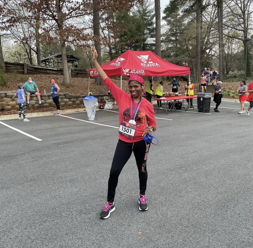 ATLtrackclub's tweet photo. Keep up the hard work with your training runs! @ajcprr will be around the corner in no time.
Congratulations to our #preppingforpeachtree winner at #AW5K, Laura.
Tag #preppingforpeachtree this weekend at #Singleton4Miler for a chance to win a landmark collection shirt! https://t.co/RY5qn3zrcq