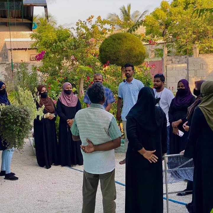 mdpkanditheemu's tweet photo. ރައްޔިތުންނާ ބައްދަލު ކުރެވިއްޖެ ރައްޔިތުން ބޭނުންވަނީ ބޮޑު ބަދަލެއް!
އެމްޑީޕީގެ ހުރިހާ ކެނޑިޑޭޓުން ނަކީ މި ބަދަލު ގެނެވުމަށް ގާބިލް ބައެއް! 

#ރަށްވެހިފަތިސް
⁧#އަތޮޅުސަރުކާރު⁩
⁧#ލާމަރުކަޒީރާއްޖެ⁩
#ވޯޓްއެމްޑީޕީ⚖️✔️ https://t.co/JkabU99A8S
