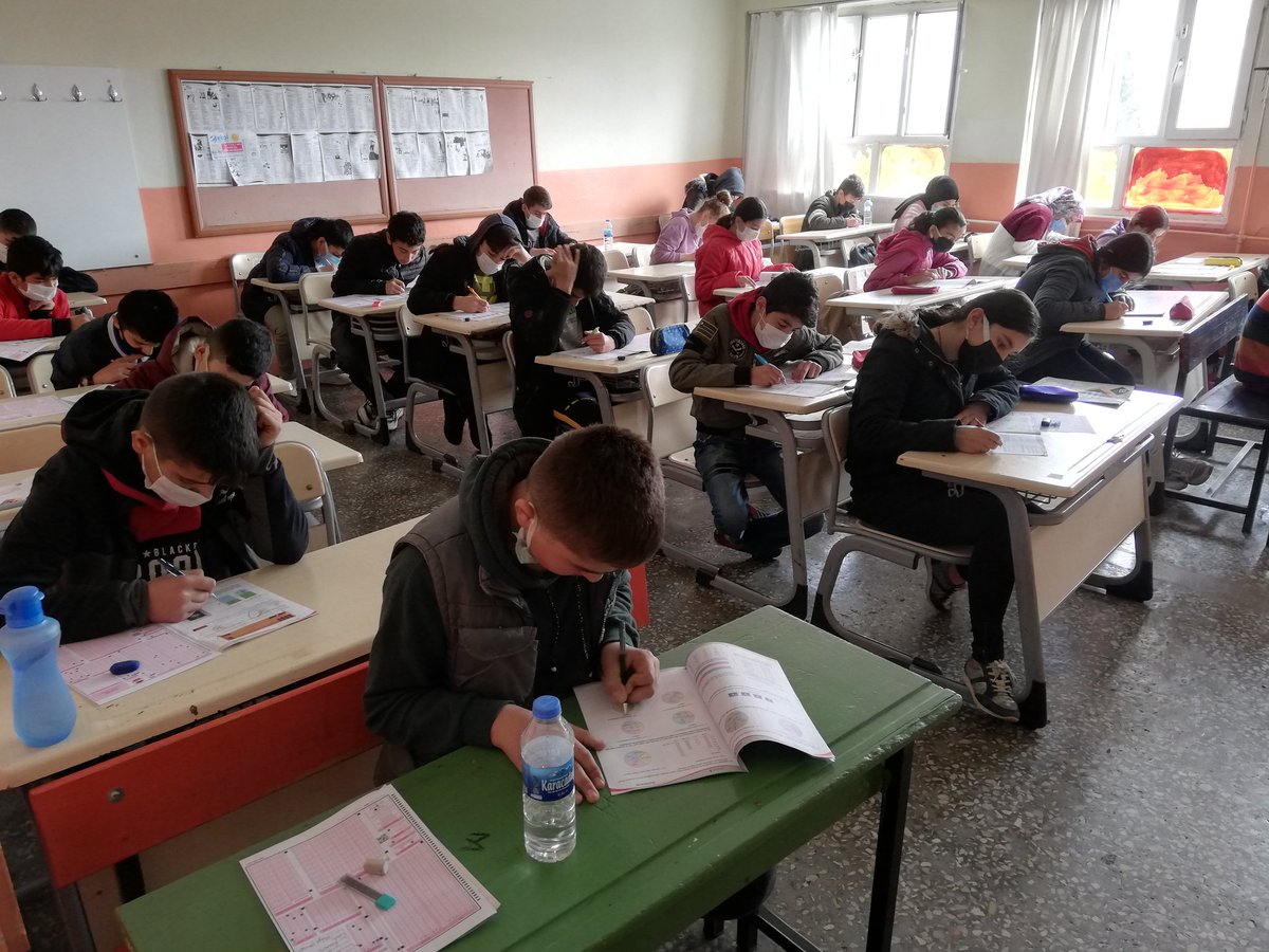 MidyatAtaturk's tweet photo. Yüz Yüze Eğitimde günlerden SINAV GÜNÜ... Başarıyı Arttırma Projesi kapsamında 5, 6, 7 ve 8.Sınıf öğrencilerimize yönelik DENEME SINAVLARIMIZ devam ediyor...#Midyat
#LGS #PYBS #BaşarıyıArttırmaProjesi #Sınav #DenemeSınavı #MidyatAtatürkOrtaokulu
@mardinilmem @Midyat_Mem https://t.co/ccpJEWrY2n