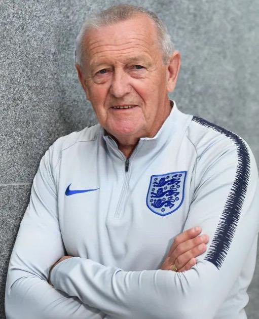 Alfskiii's tweet photo. @England #BOOTHROYDOUT https://t.co/NpiNDoICn1