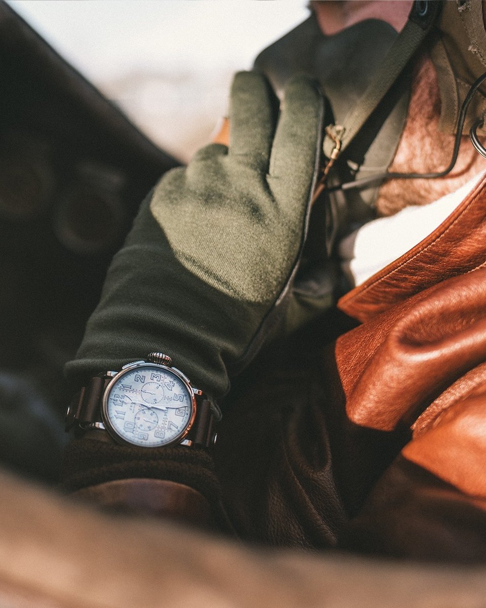 calgaryjewelery's tweet photo. #PilotType20: Heavy on the vintage aviation cues yet unmistakably Zenith.
#calgaryjewellery #zenith #swisswatch #watchanish #watch #timepiece #mensfashion #lifestyle #fashion #pilot #aviation #luxury #watchaddict #watchcollector #calgary #17thave #yyc https://t.co/B2WU3yHdI7
